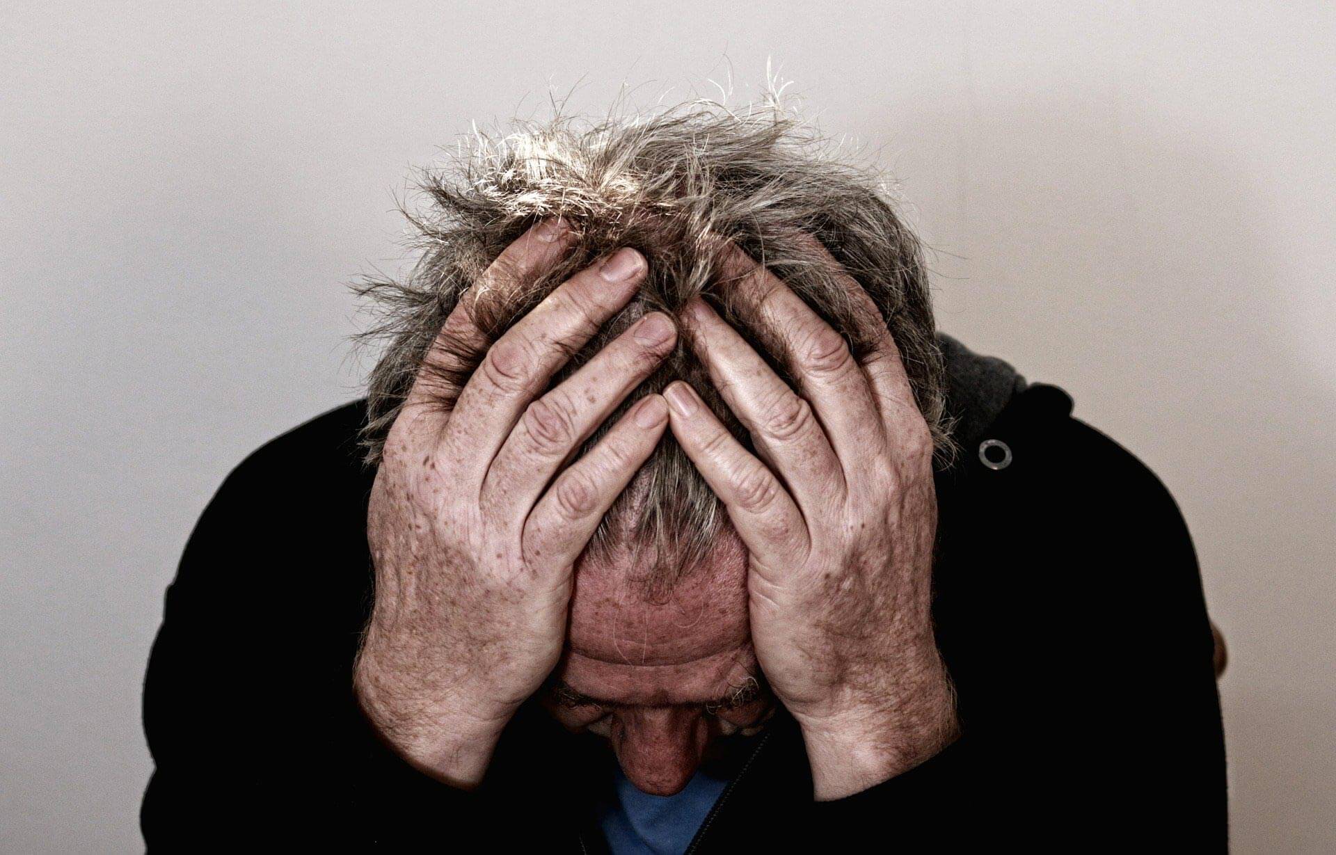 SPAZIO PSICOTERAPIA 2 uomo disperato